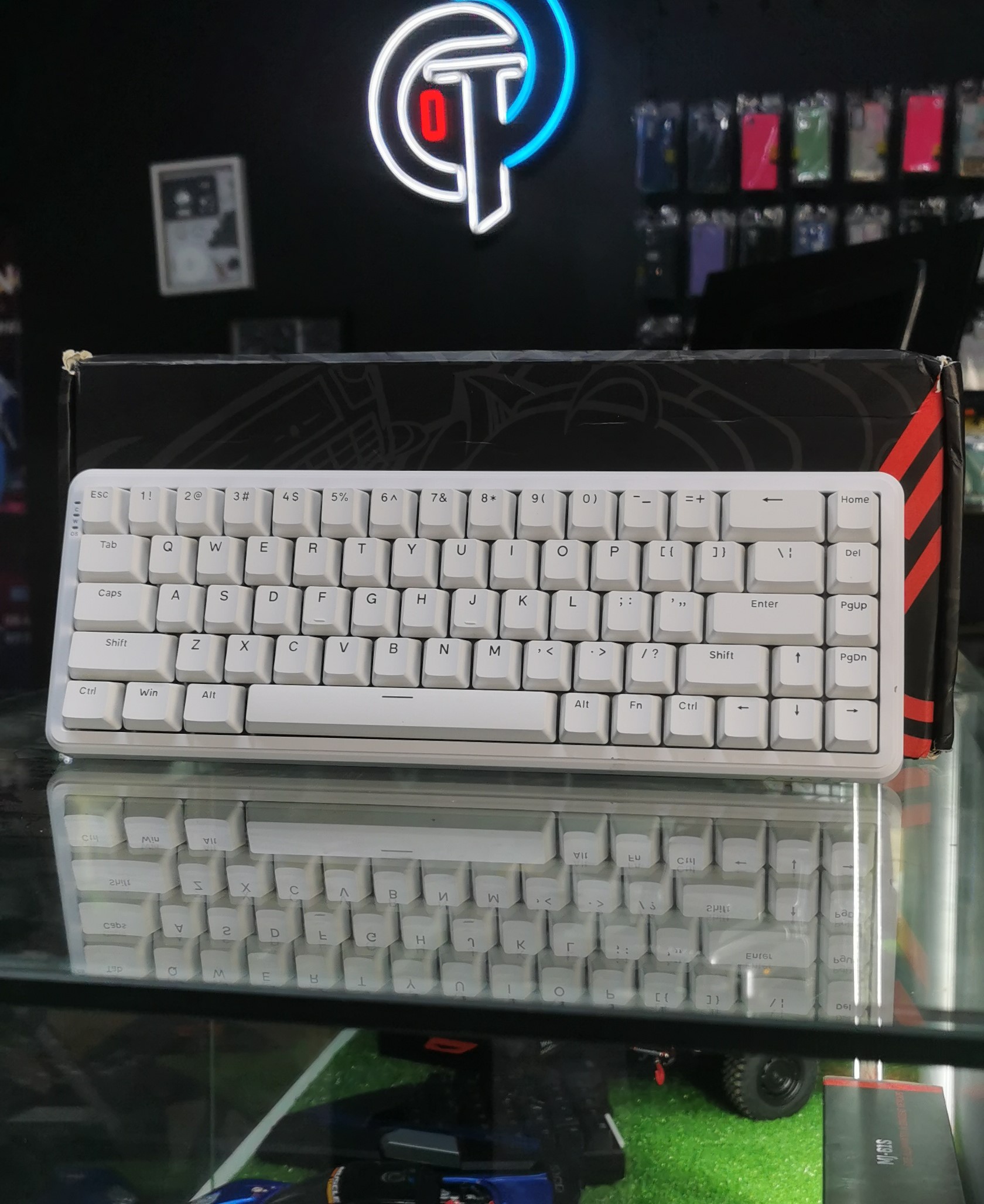 MAGNETIC SWITCH KEYBOARD AJAZZ 